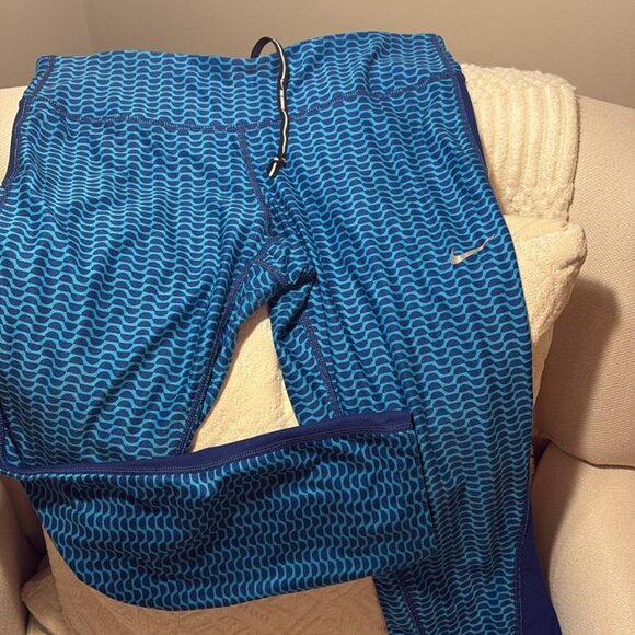 Nike Dri-FIT Blue Wave Pattern Cropped Running Leggings | Size M - Picture 3 of 6